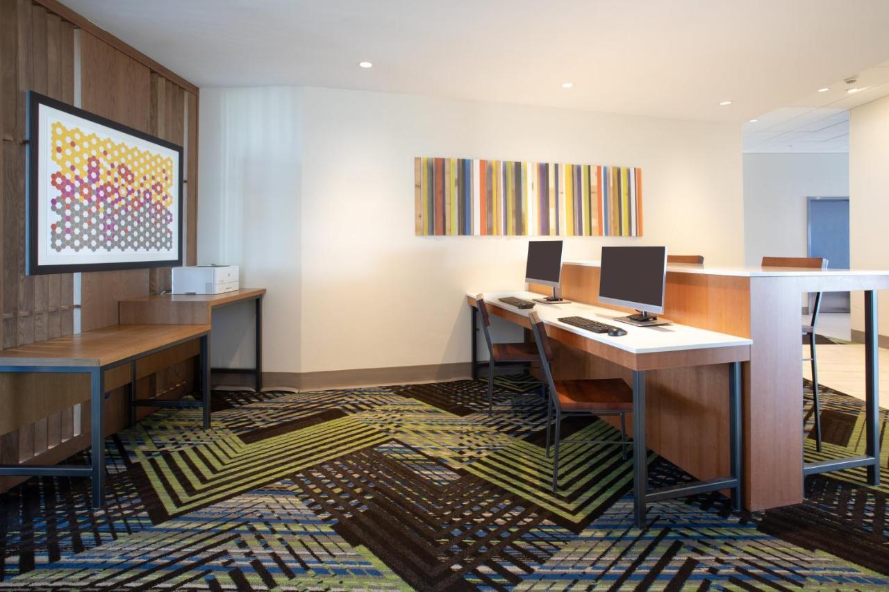 Holiday Inn Express & Suites - Goodland I-70 By Ihg Exterior photo