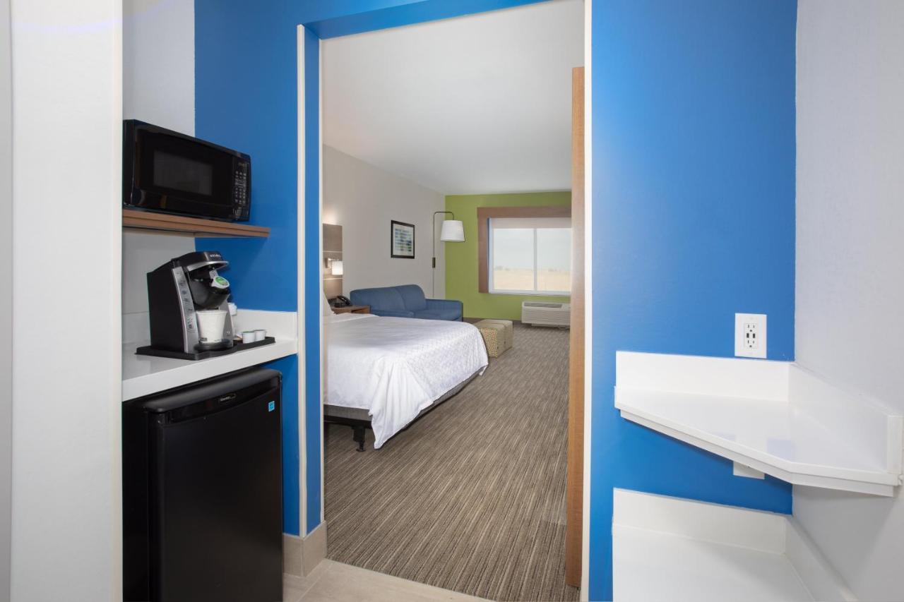 Holiday Inn Express & Suites - Goodland I-70 By Ihg Exterior photo